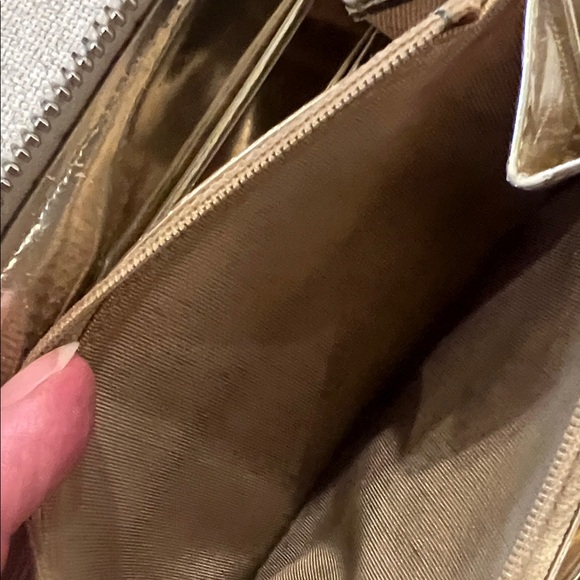 CHANEL Quilted Silver Accessory Case - Picture 6 of 16